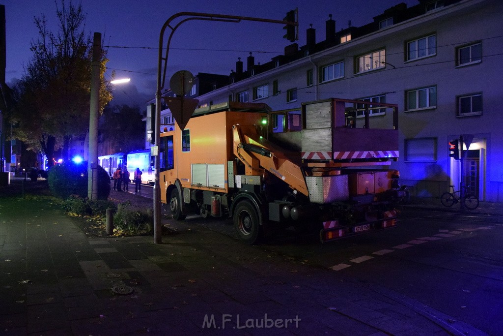 KVB Bahn Bremsen heissgelaufen Koeln Lindenthal Luxemburgerstr Neuenhoeferallee P02.JPG - Miklos Laubert